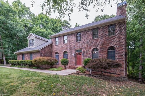 2448 Glen Cove Way, High Point, NC, 27265-9305 | Card Image