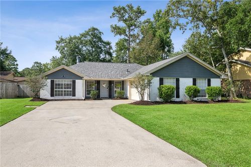 555 Manchester Dr, Slidell, LA, 70461-4917 | Card Image