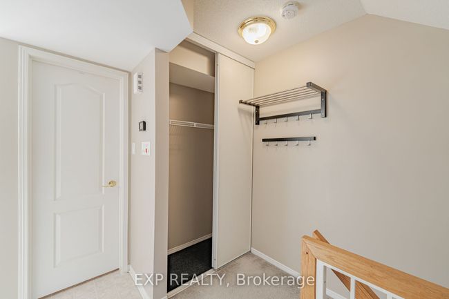 254 Cresthaven Dr, Condo with 2 bedrooms, 3 bathrooms and 1 parking in Ottawa ON | Image 6