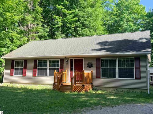 170 Kleehammer Club Dr Ne, Kalkaska, MI, 49646-7977 | Card Image