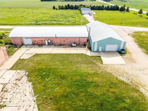 bldg-10-11-21035 240th St, Grundy Center, IA, 50638-8695 | Card Image