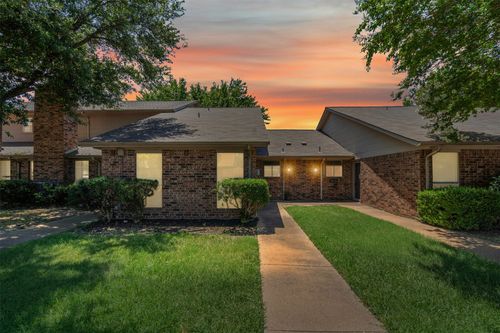 3504 Smith Barry Rd, Pantego, TX, 76013-4618 | Card Image