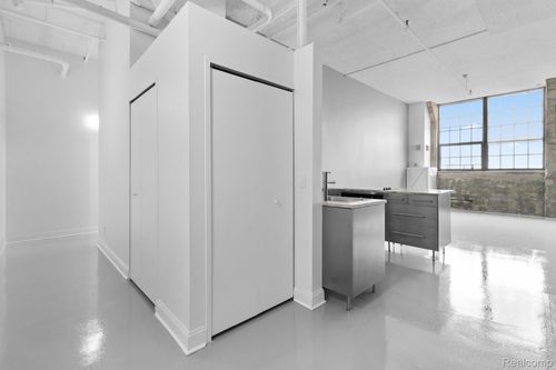 apt-704t-6533 E Jefferson Ave, Detroit, MI, 48207-4366 | Card Image