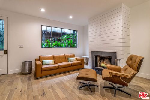 15-202 San Vicente Blvd, Santa Monica, CA, 90402 | Card Image