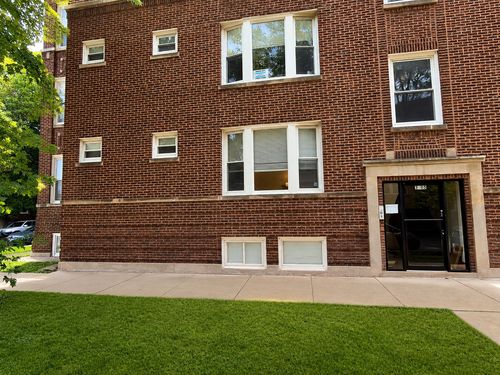 1-3105 Argyle St, Chicago, IL, 60625-4207 | Card Image