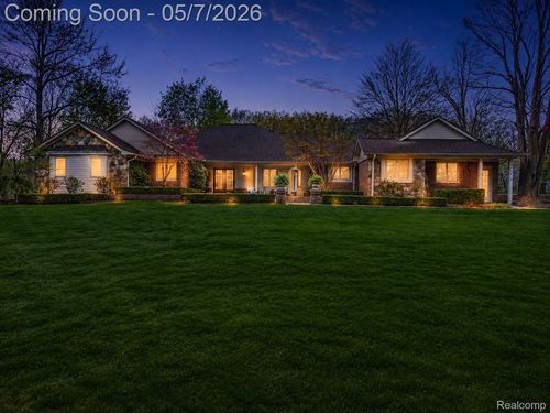 5300 Old Mill Rd, Rochester, MI, 48306-2461 | Card Image