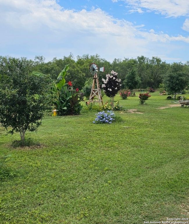 694 Las Palomas Dr, House other with 3 bedrooms, 2 bathrooms and null parking in Lytle TX | Image 23
