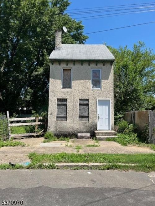 2018 Miller St, Camden, NJ, 08104-2312 | Card Image