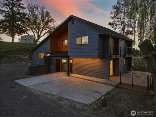 54027 Summers Lane, Milton-Freewater, OR, 97862 | Card Image