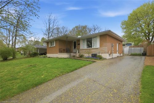 13 Mackay Ave, Simcoe, ON, N3Y1C9 | Card Image