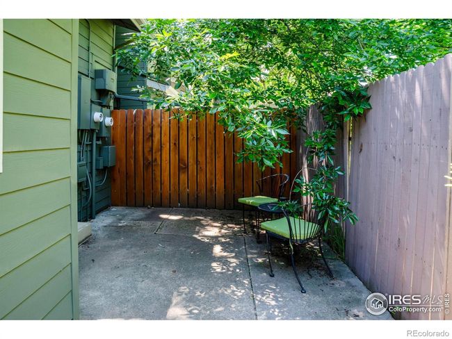 Large shaded patio | Image 17
