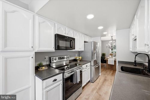 3251 Foothill St, WOODBRIDGE, VA, 22192-1404 | Card Image