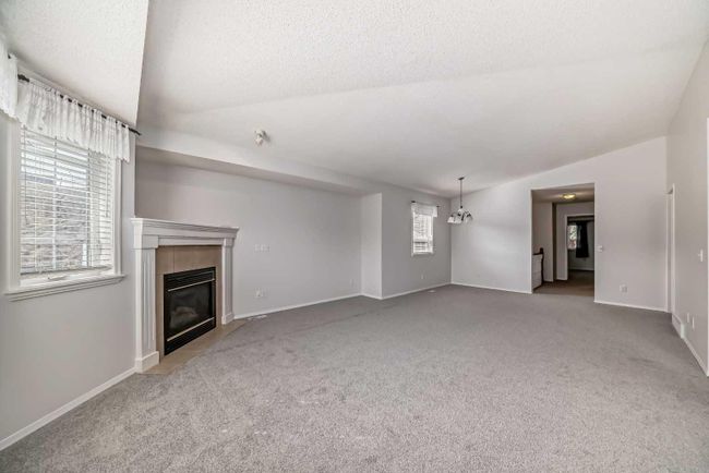 90 Valley Ridge Heights Nw, Home with 2 bedrooms, 3 bathrooms and 4 parking in Calgary AB | Image 9