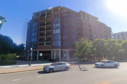 p-39-437 W Division St, CHICAGO, IL, 60610-1712 | Card Image