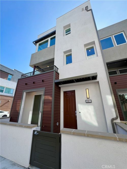 661 S Lyon St, Santa Ana, CA, 92701-6301 | Card Image
