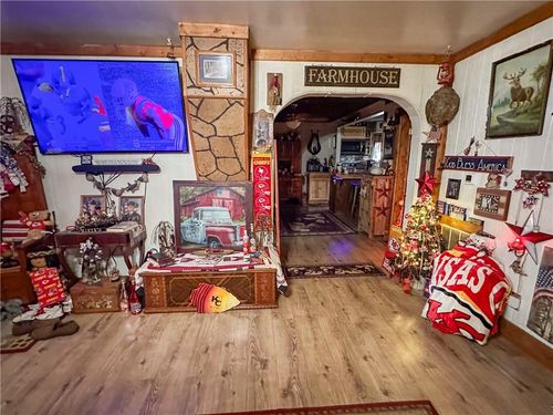 6322 Ne Maple Rd, Fairport, MO, 64469-8312 | Card Image