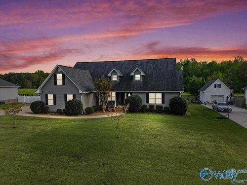 101 Berkshire Ln, Albertville, AL, 35950-0074 | Card Image
