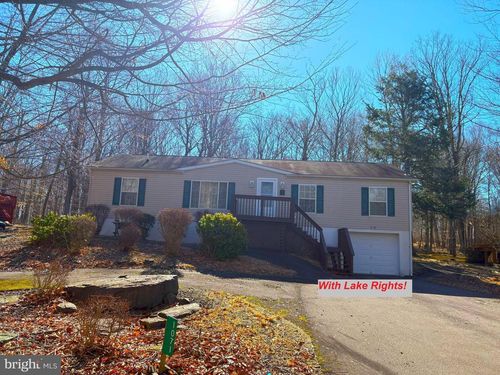 1071 Deer Valley Rd, Lake Ariel, PA, 18436-8046 | Card Image