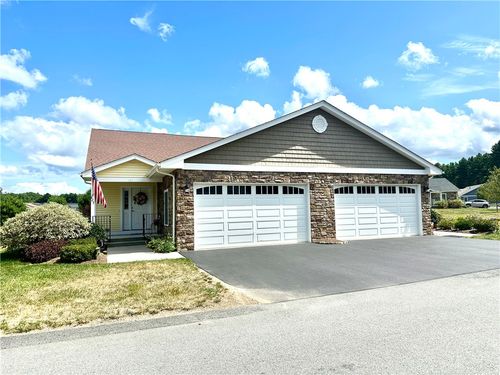 68-127 Bella Vista Circle Circle, Glocester, RI, 02814 | Card Image