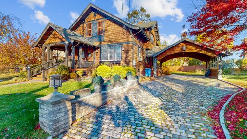 212 Lincoln St, New Britain, CT, 06052-1214 | Card Image