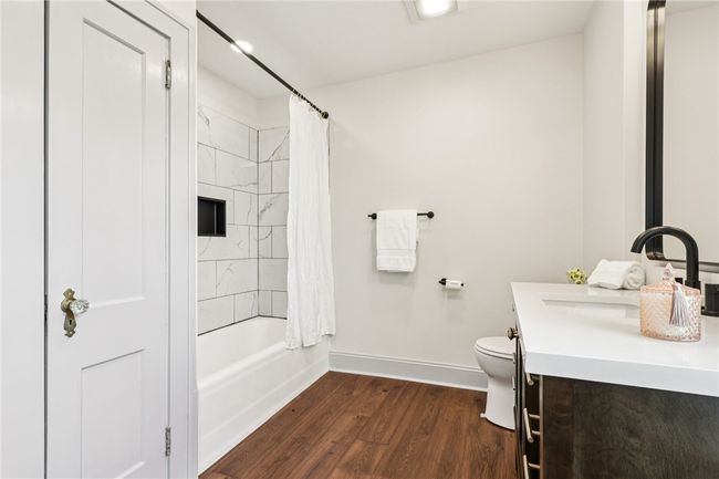 Full Bath | Image 27