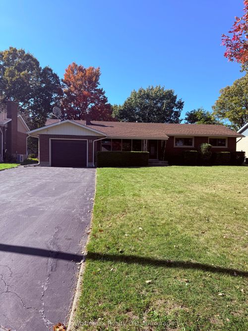upper-15 Pamela Dr, Thorold, ON, L2V2X7 | Card Image