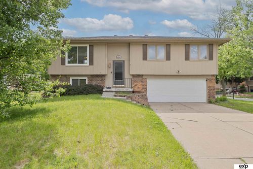 8304 S 49th Avenue, Omaha, NE, 68147 | Card Image