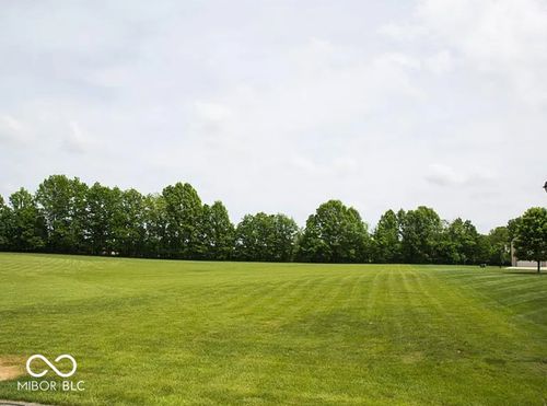 4199 Whitetail Woods Dr, Bargersville, IN, 46106-9040 | Card Image