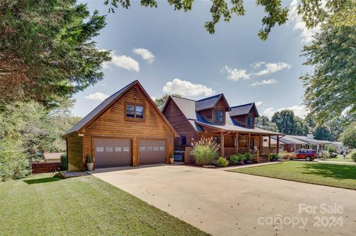 21 Meadow Drive, Horse Shoe, NC, 28742 | Card Image