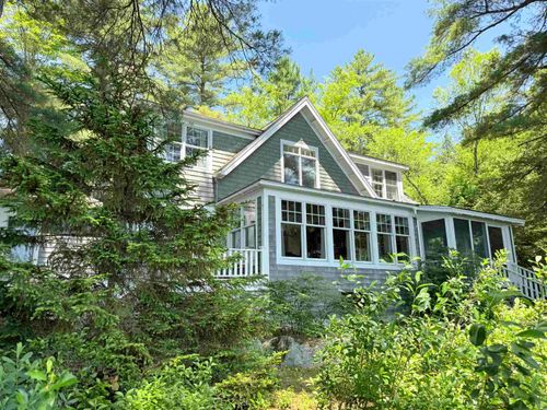 564 Lakeshore Dr, New London, NH, 03257-5163 | Card Image