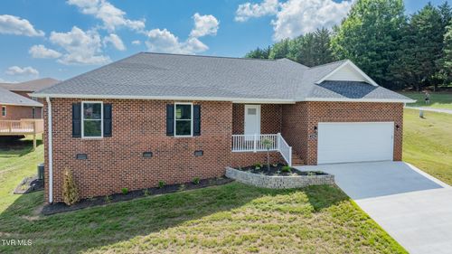 130 Keeneland Cir, Greeneville, TN, 37743-5592 | Card Image