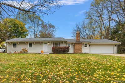 9278 Brucedale Drive, Home with 3 bedrooms, 1 bathrooms and null parking in Springfield Twp MI | Image 1