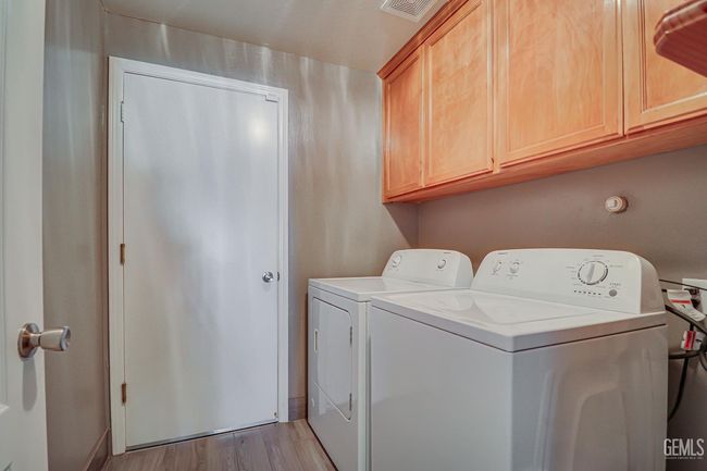 10207 Bay Colony Dr, House other with 3 bedrooms, 2 bathrooms and null parking in Bakersfield CA | Image 19