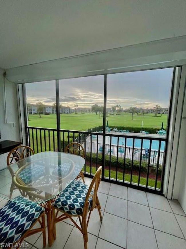 APT-209 - 37 High Point Cir E, Condo with 2 bedrooms, 2 bathrooms and 1 parking in NAPLES FL | Image 4