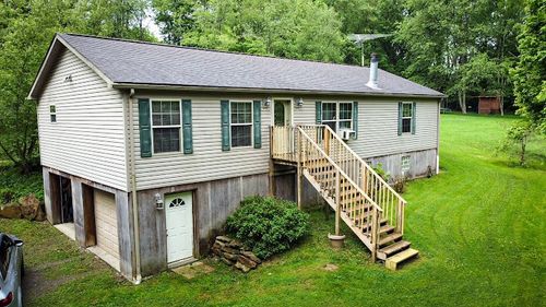 326 Gray Ave, Cabot, PA, 16023-9408 | Card Image