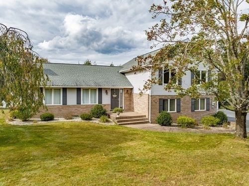 114 S West St, Feeding Hills, MA, 01030-1052 | Card Image