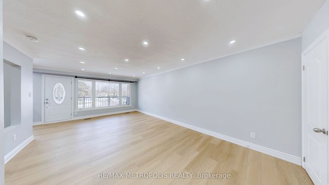 UPPER - 3254 Fieldgate Dr, House attached with 3 bedrooms, 2 bathrooms and 1 parking in Mississauga ON | Image 5