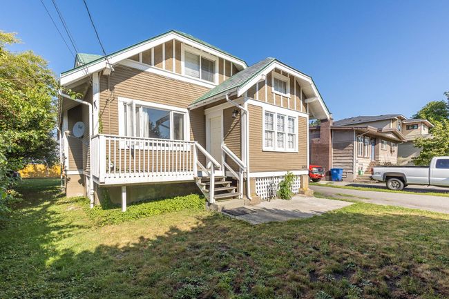 5703 Riverside Street, House other with 4 bedrooms, 2 bathrooms and null parking in Abbotsford BC | Image 3