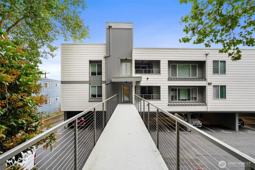 208-3609 14th Ave W, Seattle, WA, 98119-1337 | Card Image