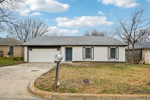 832 Cross Timbers Dr, Fort Worth, TX, 76108-4015 | Card Image