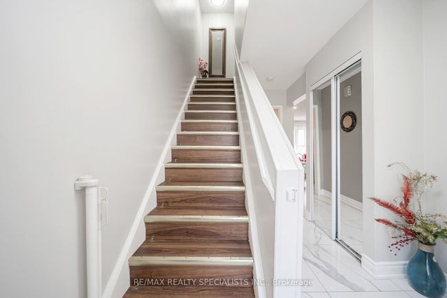 308 Fleetwood Cres, Condo with 4 bedrooms, 2 bathrooms and 2 parking in Brampton ON | Image 19