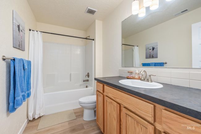 8142 Us Highway 95, House other with 3 bedrooms, 2 bathrooms and 2 parking in Marsing ID | Image 29