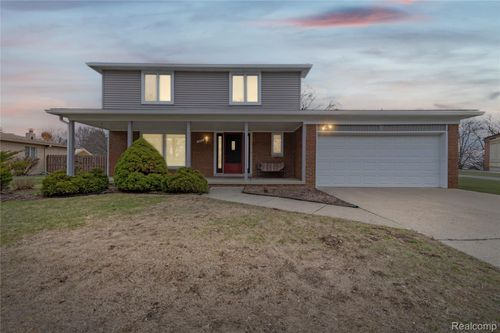 4902 Hubbard Dr, Troy, MI, 48085-5015 | Card Image