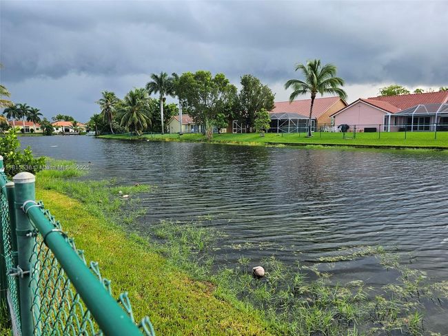 975 Nw 165 Th Ave, House other with 4 bedrooms, 3 bathrooms and null parking in Pembroke Pines FL | Image 12