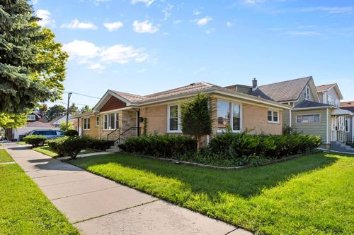 5701 W Henderson St, Chicago, IL, 60634-4331 | Card Image