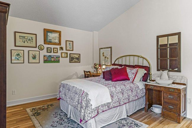 930 9 St, House other with 8 bedrooms, 7 bathrooms and 4 parking in Canmore AB | Image 32