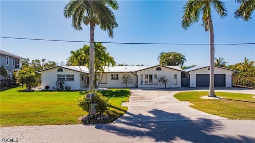 2579 8th Ave, St. James City, FL, 33956-2180 | Card Image