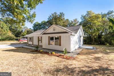 829 Boggs Road Sw, House other with 3 bedrooms, 2 bathrooms and null parking in Mableton GA | Image 3