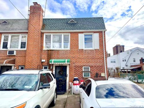 6143 157th St, Flushing, NY, 11367-1240 | Card Image