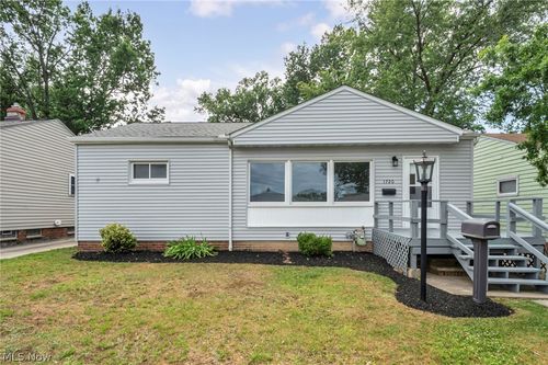 1720 Empire Rd, Wickliffe, OH, 44092-1135 | Card Image